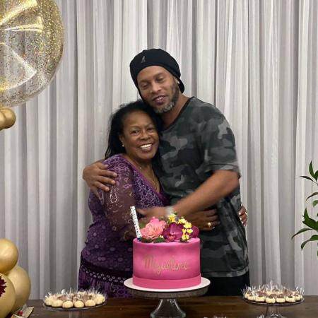 芒果体育直播电脑版-去年12月住院 罗纳尔迪尼奥71岁母亲因新冠去世